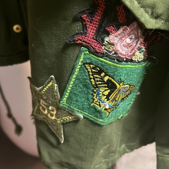 Embroidered green bomber jacket by Adore - Picture 7 of 11